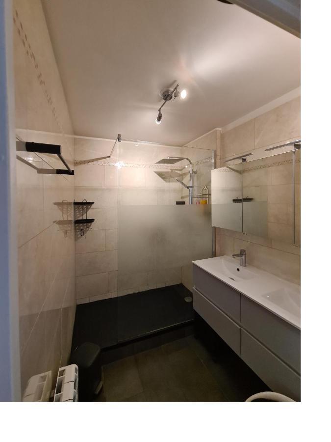 Chambre De 11 M2 Avec Balcon パリ エクステリア 写真